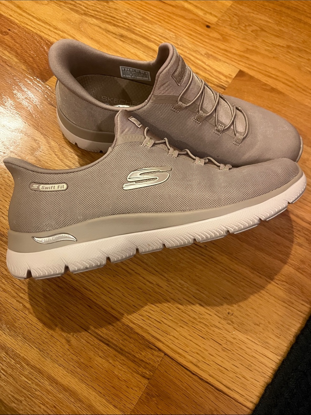 Sketchers Swift Feet, Arch Support Shoes